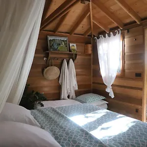  Bed & Breakfast Orion Treehouses France